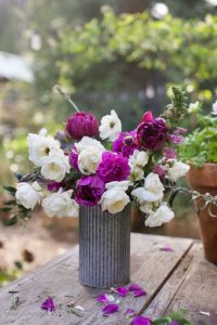 Lire la suite à propos de l’article Arrangement Floral de Jardin de Chalet-Chalet de Campagne Français