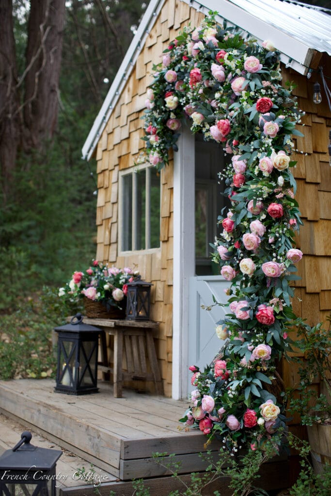 demi-paysage de porte avec panier de fleurs 