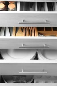 Lire la suite à propos de l’article Comment organiser vos tiroirs de cuisine